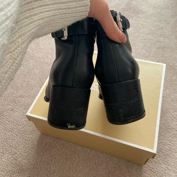 Michael Kors Chelsea Boots - Picture 4 of 5